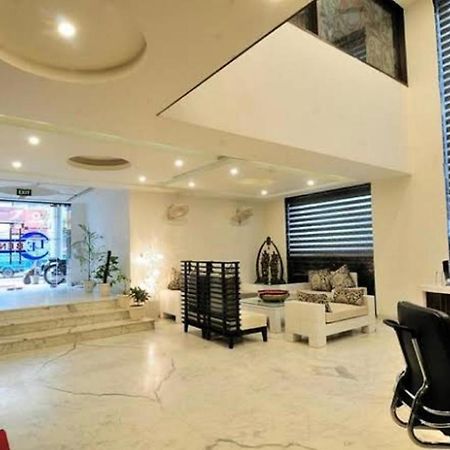 Frankstay -Le Unit By Worth New Delhi Exteriör bild